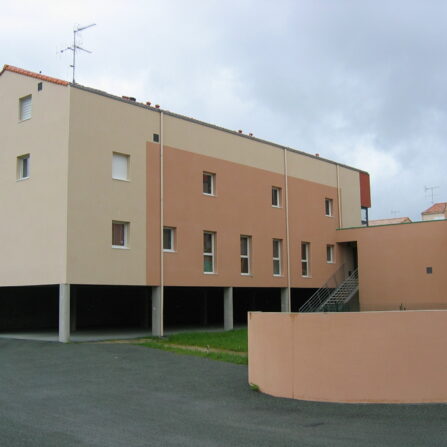 Immeuble Le Longchamps - Ravalement de France - façadier - enduit de façade en Charente-Maritime, Vendée, Loire-Atlantique