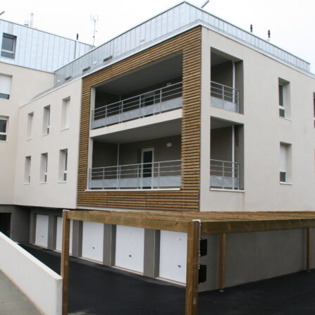 Immeuble BMP La Roche sur Yon - Ravalement de France - façadier - enduit de façade en Charente-Maritime, Vendée, Loire-Atlantique