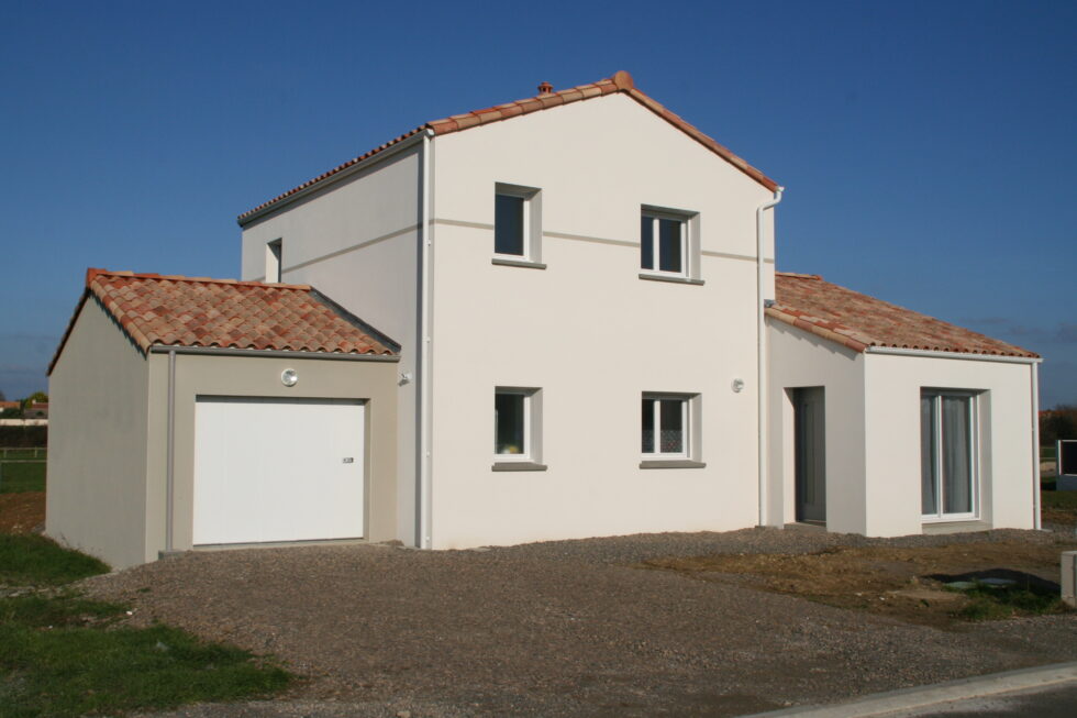 Maison individuelle gratté, deux teintes - Ravalement de France - façadier - enduit de façade en Charente-Maritime, Vendée, Loire-Atlantique