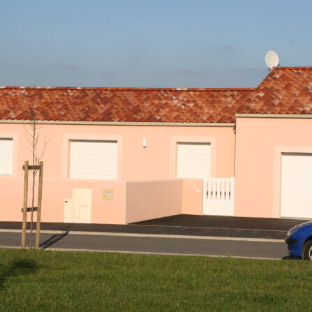 Maison individuelle gratté, bandeaux talochés - Ravalement de France - façadier - enduit de façade en Charente-Maritime, Vendée, Loire-Atlantique