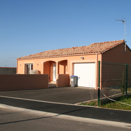 Maison individuelle gratté, bandeaux talochés - Ravalement de France - façadier - enduit de façade en Charente-Maritime, Vendée, Loire-Atlantique