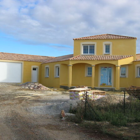 Maison individuelle, gratté deux teintes - Ravalement de France - façadier - enduit de façade en Charente-Maritime, Vendée, Loire-Atlantique