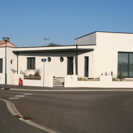 Maison individuelle Olonne sur Mer finition grattée - Ravalement de France - façadier - enduit de façade en Charente-Maritime, Vendée, Loire-Atlantique