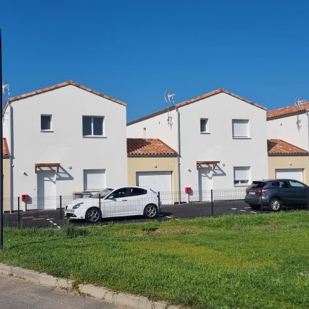 Maisons groupées de fonction, collège de Fenouiller - Ravalement de France - façadier - enduit de façade en Charente-Maritime, Vendée, Loire-Atlantique